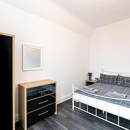 Two Bedroom Holiday Apartment Colwyn Bay Buitenkant foto