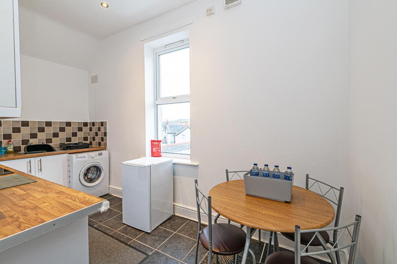 Two Bedroom Holiday Apartment Colwyn Bay Buitenkant foto