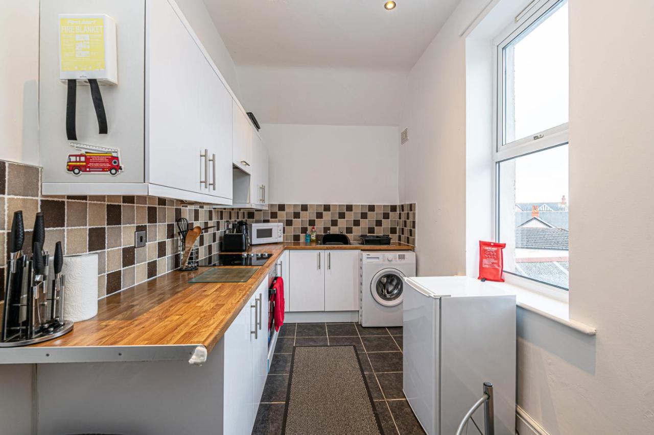 Two Bedroom Holiday Apartment Colwyn Bay Buitenkant foto