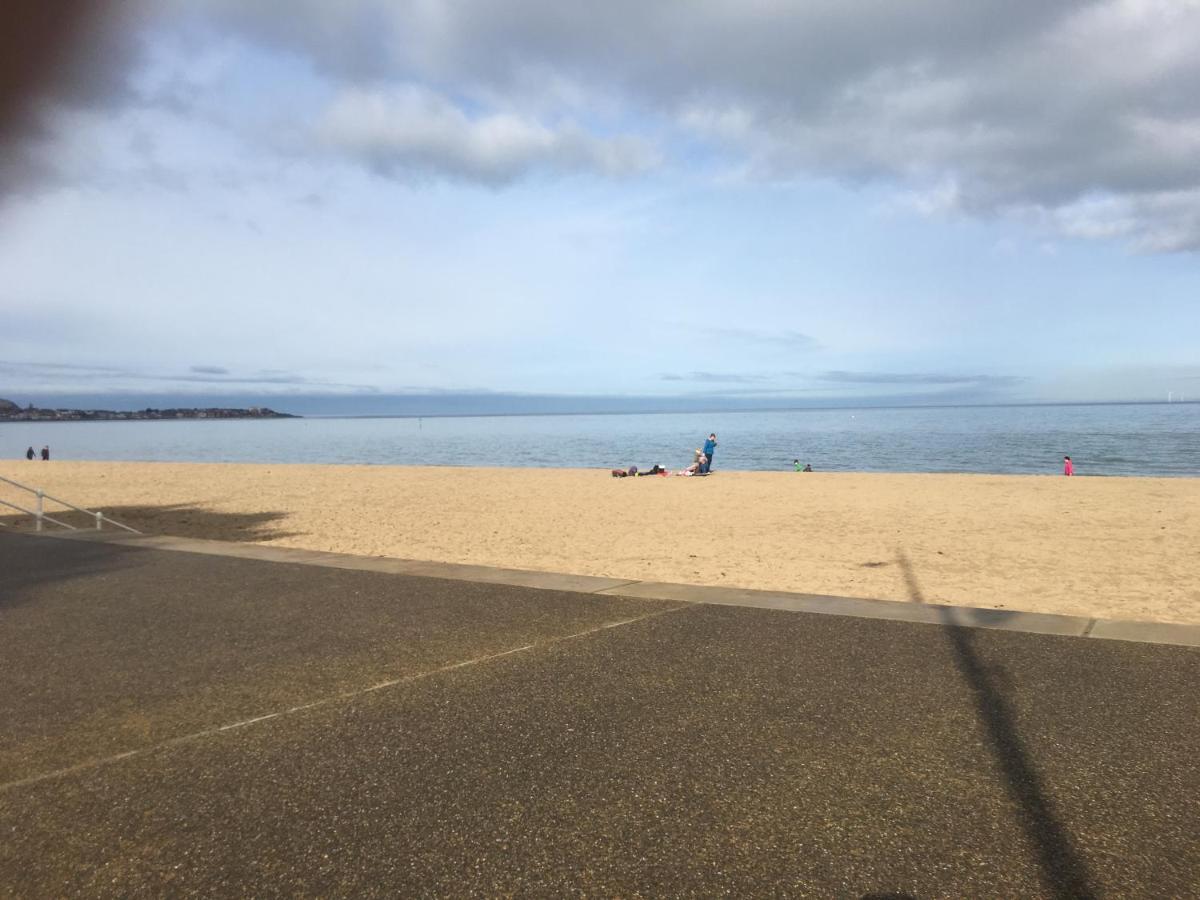 Two Bedroom Holiday Apartment Colwyn Bay Buitenkant foto